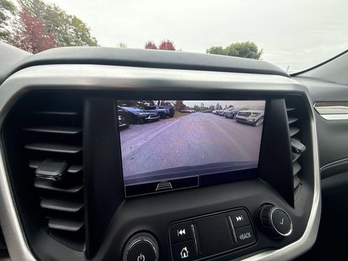 Certified 2023 GMC Acadia SLE w/ Driver Convenience Package image 19