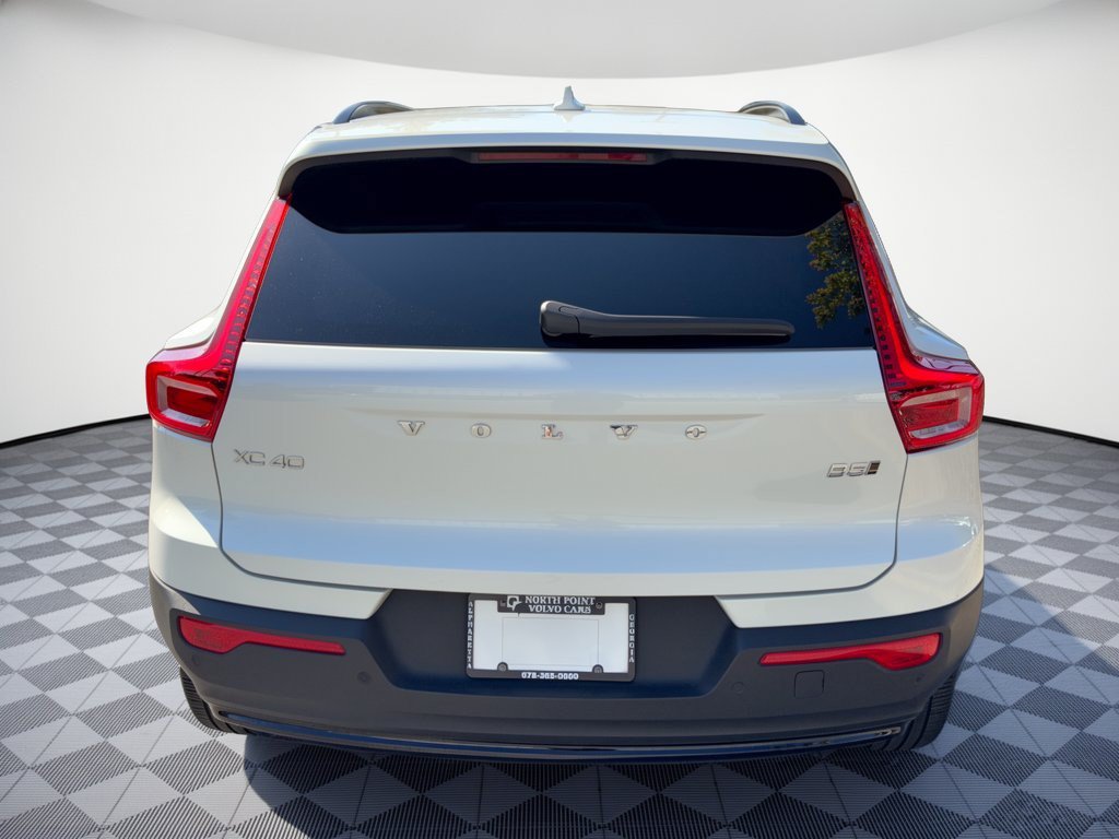 Used 2025 Volvo XC40 B5 Ultra AWD/4WD image 11
