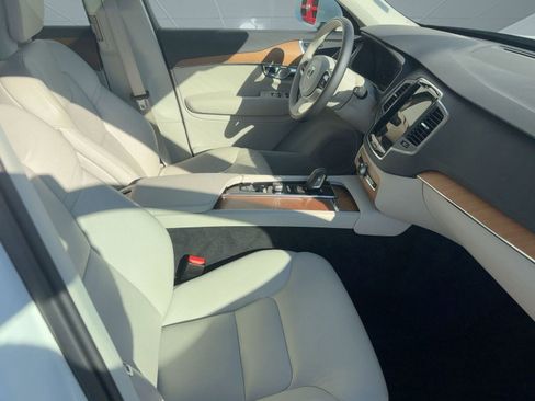 Certified 2021 Volvo XC90 T8 Inscription Expression w/ Climate Package image 30