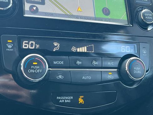 Used 2017 Nissan Rogue SL image 24