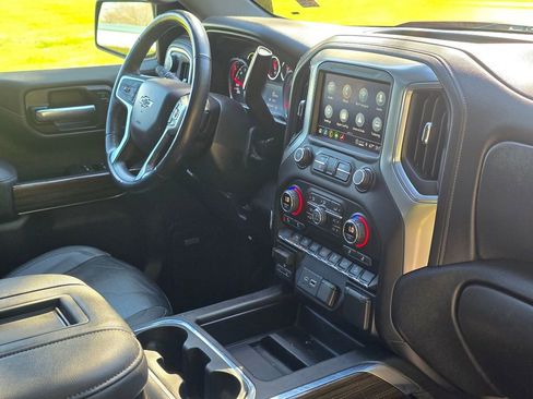 Used 2021 Chevrolet Silverado 1500 LT Trail Boss image 18