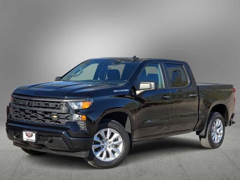Used 2022 Chevrolet Silverado 1500 Custom image 1