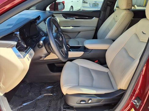 Used 2018 Cadillac XT5 FWD image 19