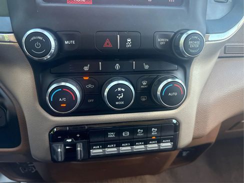 Used 2022 RAM 2500 Laramie w/ Snow Chief Group AWD/4WD image 32