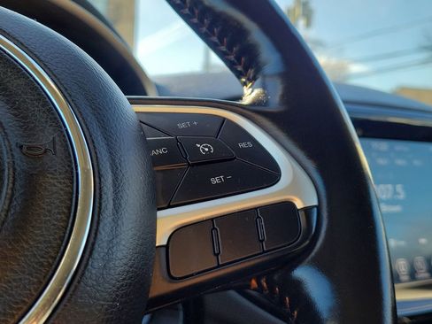 Used 2020 Jeep Compass Limited image 26