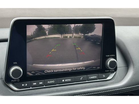 Used 2022 Nissan Rogue SV AWD/4WD image 18