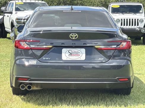 Used 2025 Toyota Camry SE FWD image 8