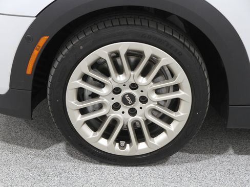 Certified 2025 MINI Cooper 4-Door Hardtop image 22