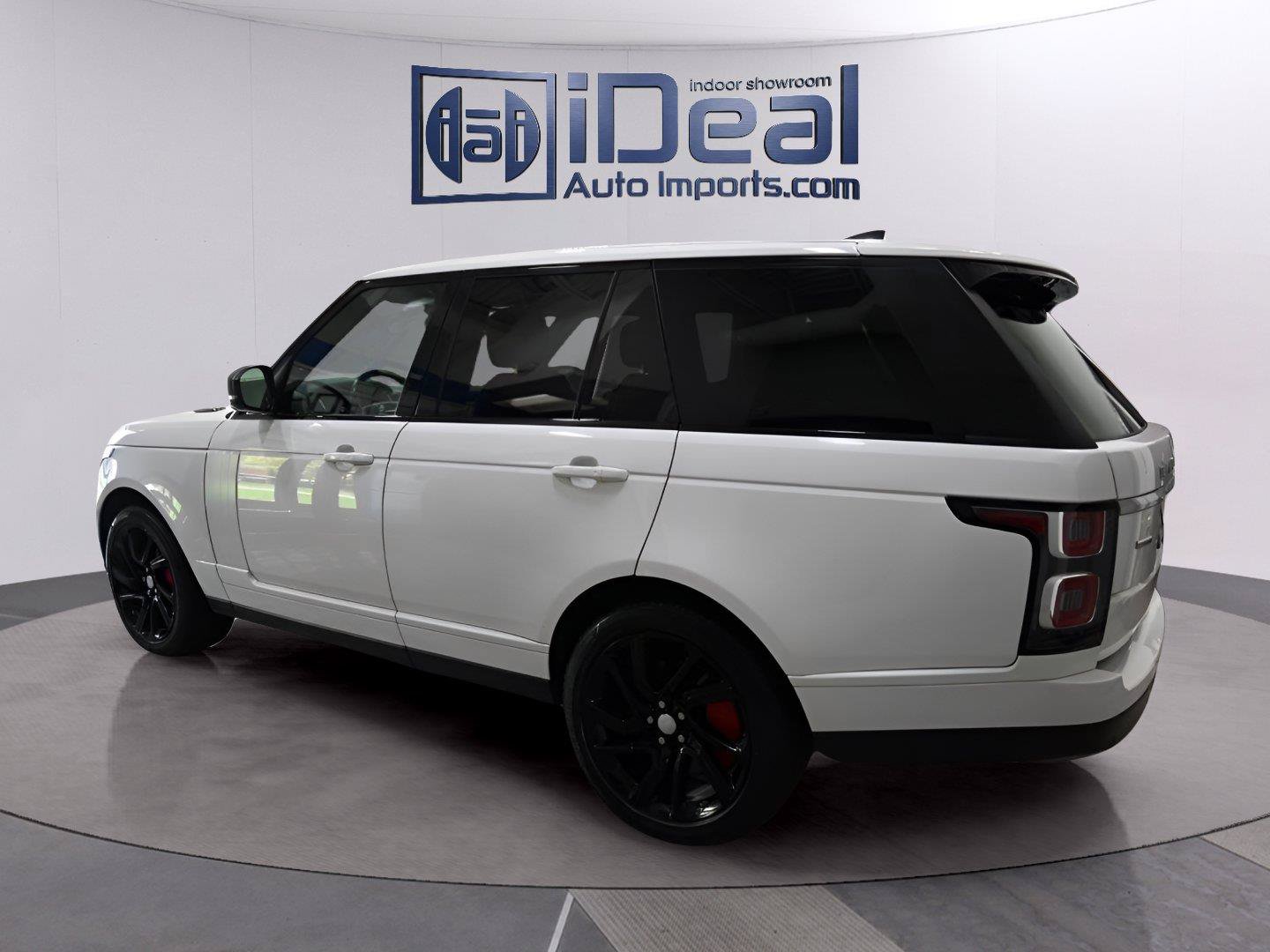 Used 2018 Land Rover Range Rover Supercharged AWD/4WD image 3