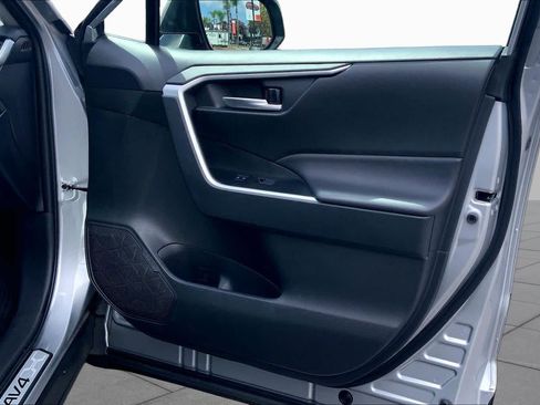 Used 2025 Toyota RAV4 XLE w/ Convenience Package FWD image 22