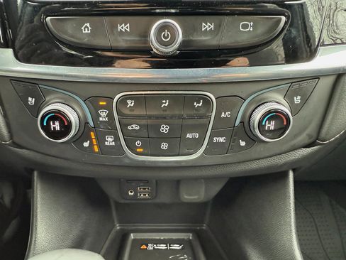 Used 2023 Chevrolet Traverse Premier w/ Redline Edition image 33