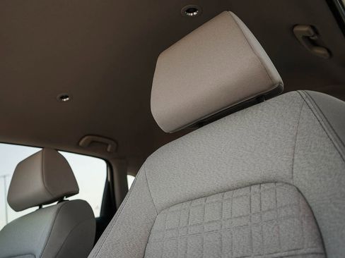 New 2026 Honda HR-V LX image 18