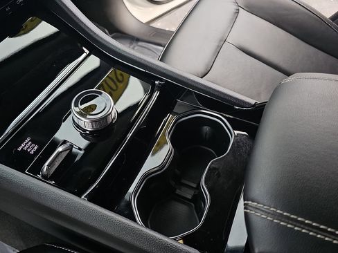 Used 2023 Jeep Grand Cherokee Limited image 25