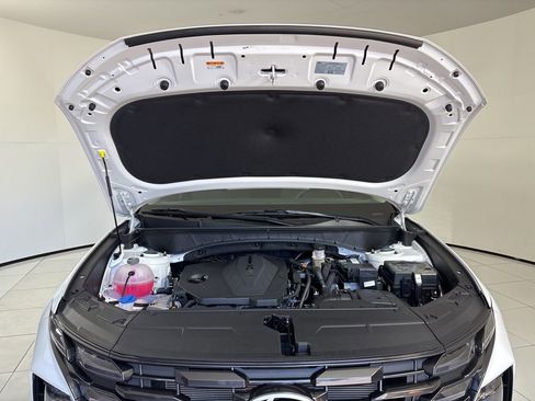 Certified 2025 Hyundai Tucson SE image 11