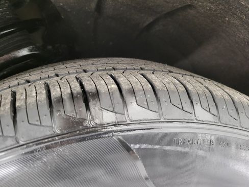 Used 2023 Buick Envision Essence image 4