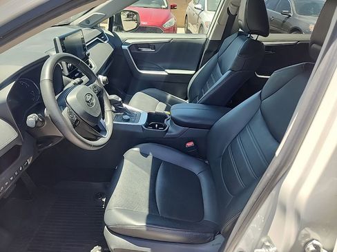 Used 2022 Toyota RAV4 Limited AWD/4WD image 10