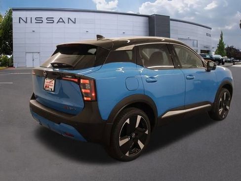 New 2025 Nissan Kicks SR w/ SR Premium Package image 2