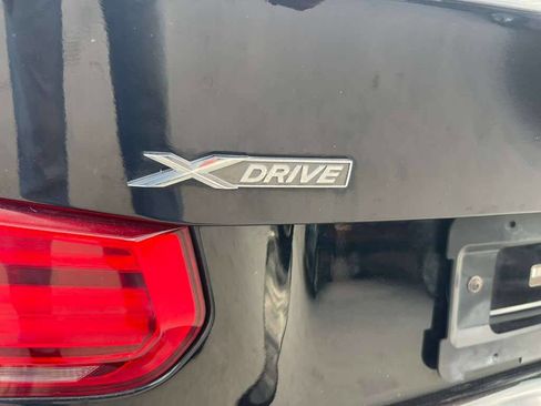 Used 2017 BMW 320i xDrive Sedan image 9