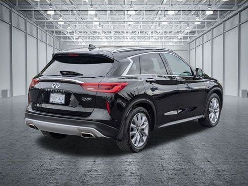 Used 2019 INFINITI QX50 Luxe w/ Navigation Package FWD image 5