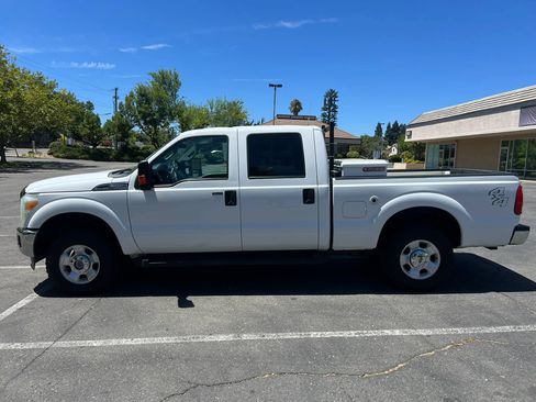 Used 2011 Ford F250 XLT w/ XLT Interior Pkg AWD/4WD image 8