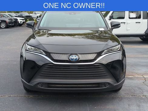 Used 2022 Toyota Venza LE image 8