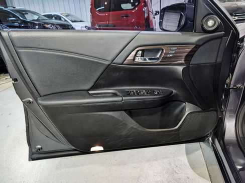 Used 2016 Honda Accord EX-L image 11