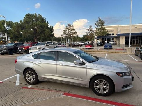 Used 2018 Chevrolet Impala LT FWD image 4