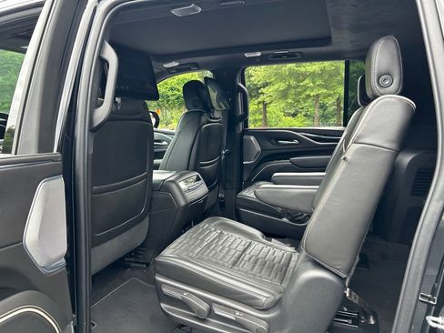 Used 2023 Cadillac Escalade ESV V AWD/4WD image 43