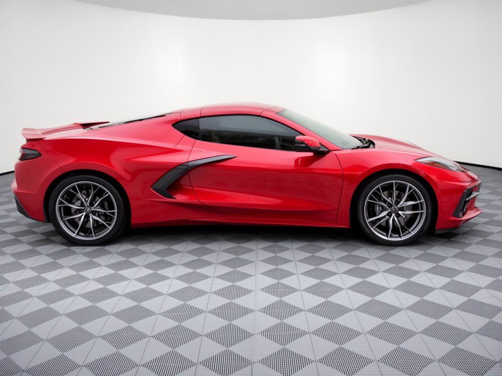 Used 2025 Chevrolet Corvette Stingray Preferred Cpe w/ 2LT RWD image 8