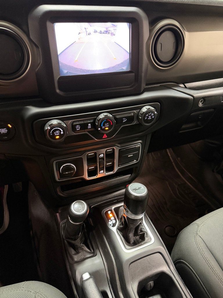 Used 2018 Jeep Wrangler Unlimited Sport S AWD/4WD image 13