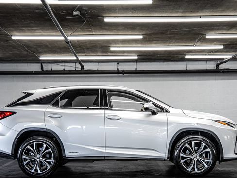 Used 2017 Lexus RX 450h AWD w/ Cold Weather Package image 6