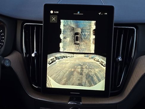 New 2026 Volvo XC60 B5 Plus w/ Climate Package image 17