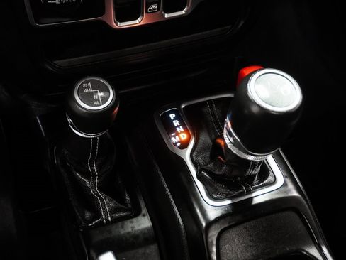 Certified 2019 Jeep Wrangler Unlimited Sahara image 29