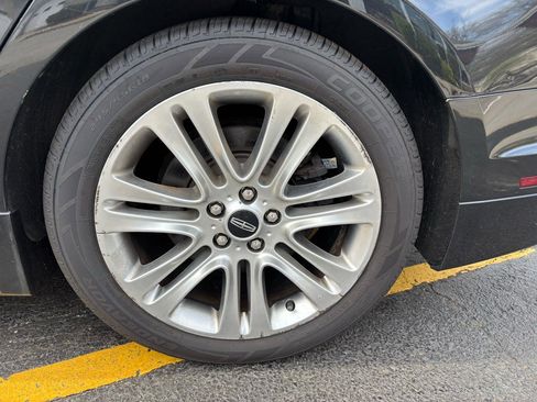 Used 2015 Lincoln MKZ AWD image 12