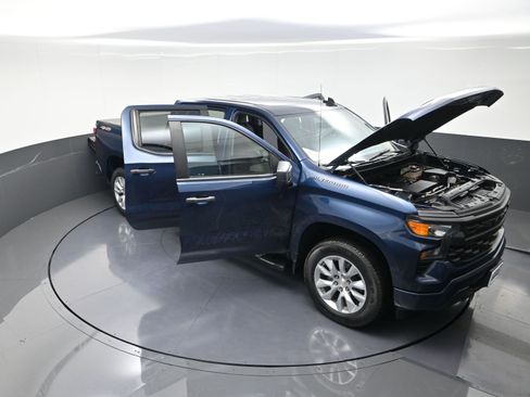 Used 2023 Chevrolet Silverado 1500 Custom image 12