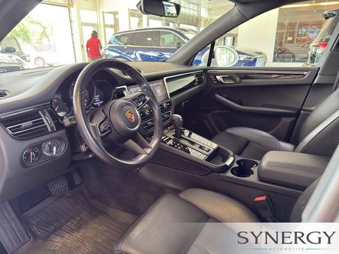 Used 2023 Porsche Macan AWD/4WD image 26