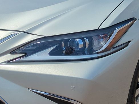 Used 2019 Lexus ES 350 w/ Accessory Package 2 FWD image 10