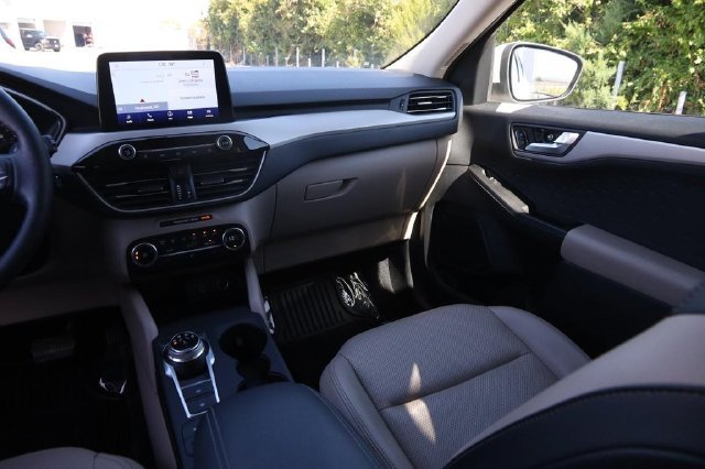 Certified 2020 Ford Escape SEL FWD image 28