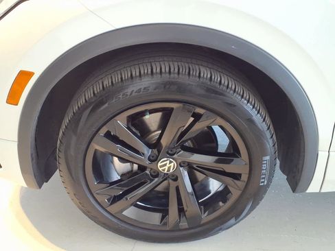 Certified 2023 Volkswagen Tiguan SE R-Line FWD image 8