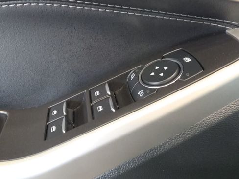 Used 2023 Ford Explorer XLT w/ Equipment Group 202A AWD/4WD image 19