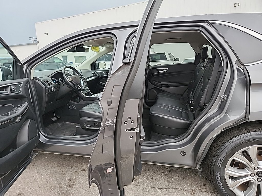 Used 2024 Ford Edge Titanium AWD/4WD image 11