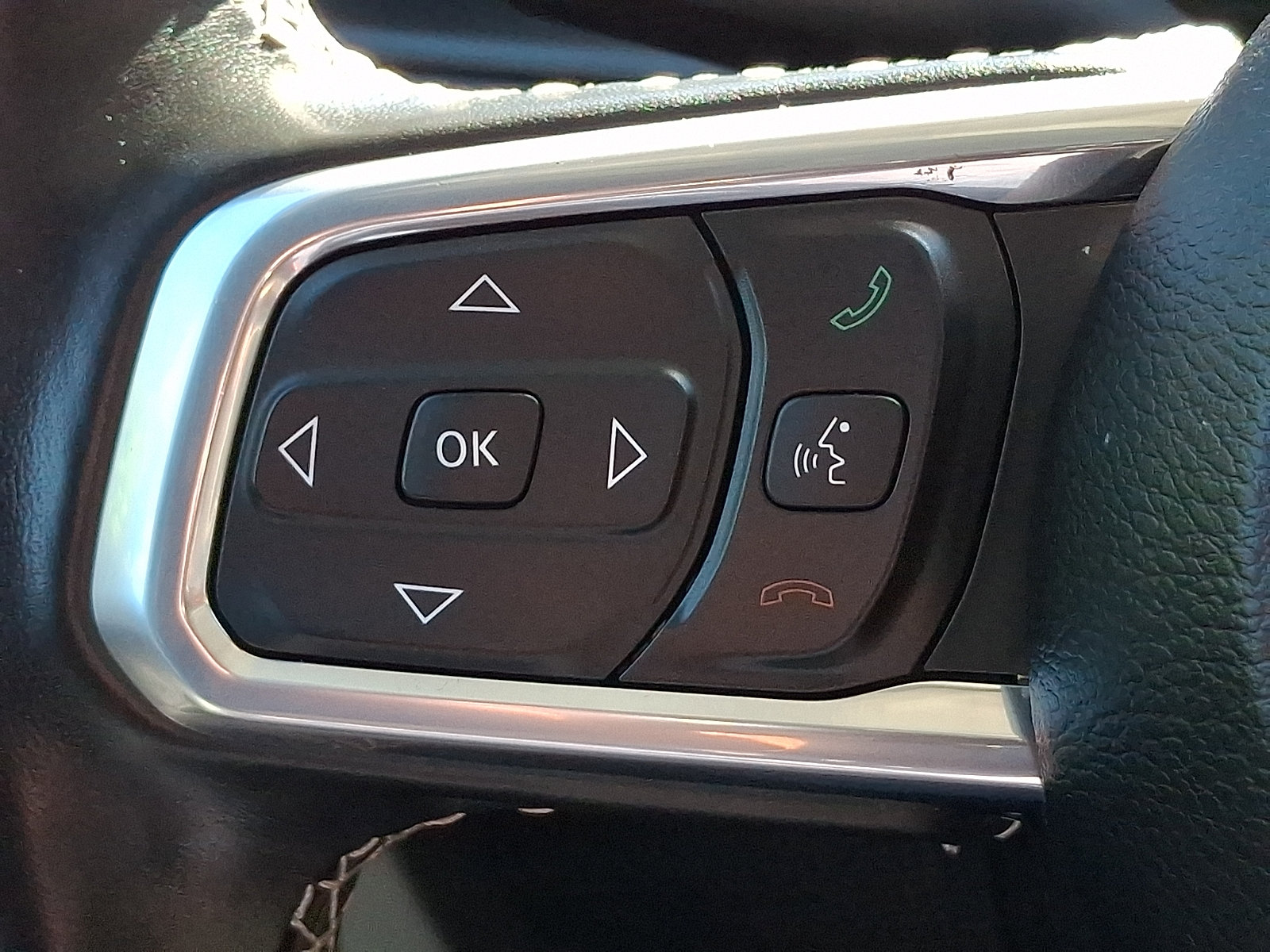 Used 2022 Jeep Wrangler Unlimited Sahara w/ Cold Weather Group AWD/4WD image 22