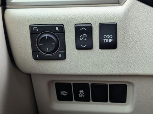 Used 2018 Lexus GX 460 image 40