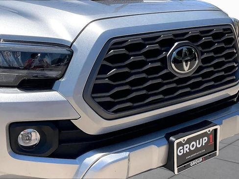 Used 2022 Toyota Tacoma TRD Sport w/ TRD Premium Sport Package RWD image 30