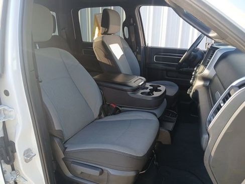 Used 2024 RAM 2500 Big Horn AWD/4WD image 36