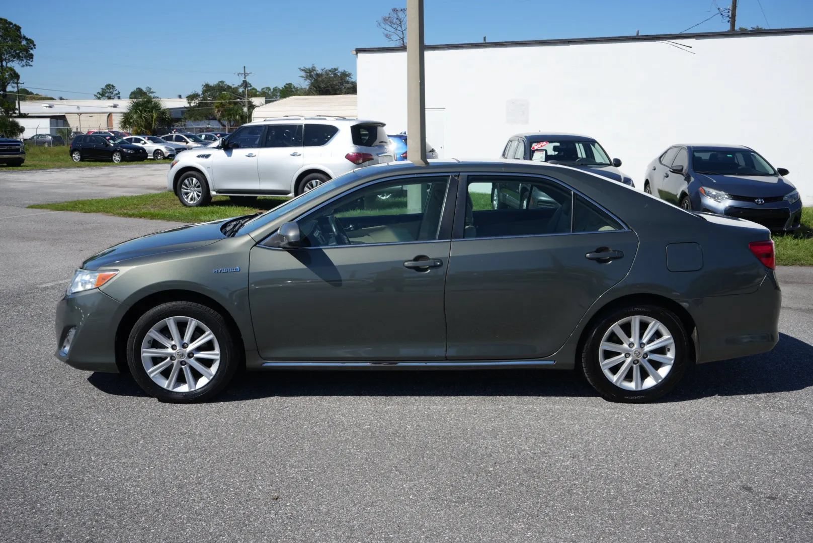 Used 2012 Toyota Camry XLE w/ Convenience Pkg FWD image 2