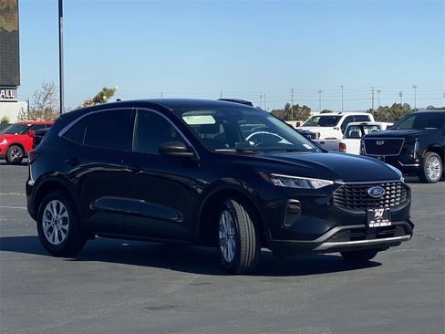 Used 2023 Ford Escape Active image 11