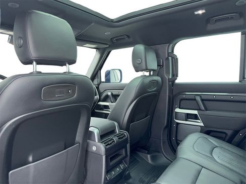 Used 2022 Land Rover Defender 110 SE image 43