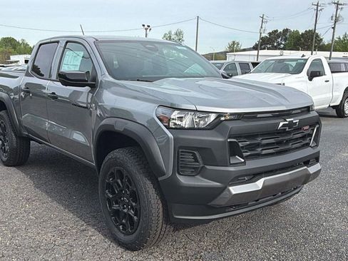 Used 2026 Chevrolet Colorado Trail Boss AWD/4WD image 3