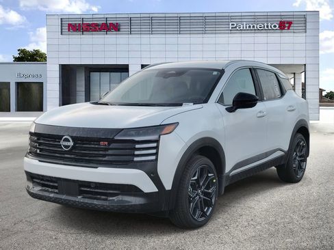 New 2026 Nissan Kicks SR FWD image 3